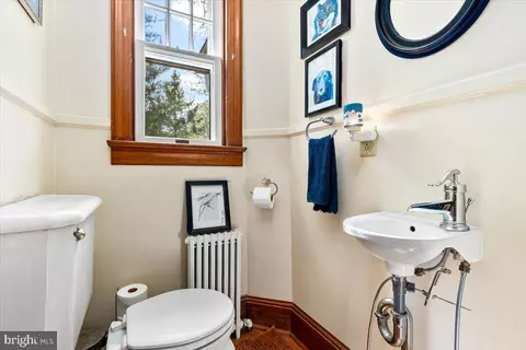 Bath - 623 Wilson Pl, Frederick, MD 21702 photo 1 of 3