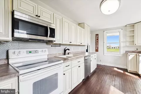 Kitchen - 12446 Renner Rd, Keymar, MD 21757 photo 2 of 2