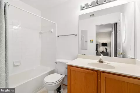 Bath - 548 Eisenhower Dr, Frederick, MD 21703 photo 1 of 2