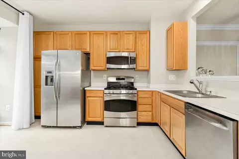 Kitchen - 548 Eisenhower Dr, Frederick, MD 21703 photo 1 of 2