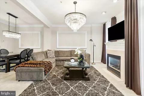 Living - 548 Eisenhower Dr, Frederick, MD 21703 photo 2 of 3