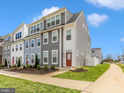 Exterior - 400 Waverley Dr, Frederick, MD 21702 photo 3 of 13