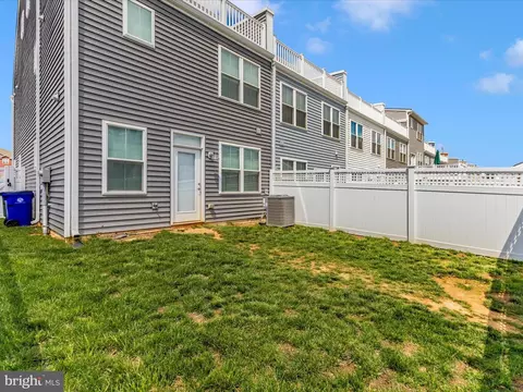 Exterior - 400 Waverley Dr, Frederick, MD 21702 photo 8 of 13