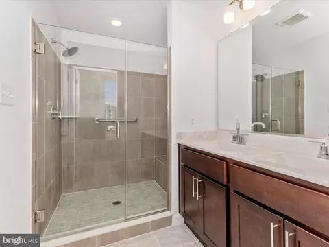 Bath - 400 Waverley Dr, Frederick, MD 21702 photo 3 of 7