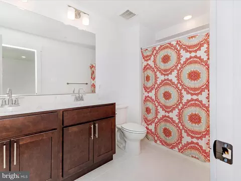 Bath - 400 Waverley Dr, Frederick, MD 21702 photo 4 of 7