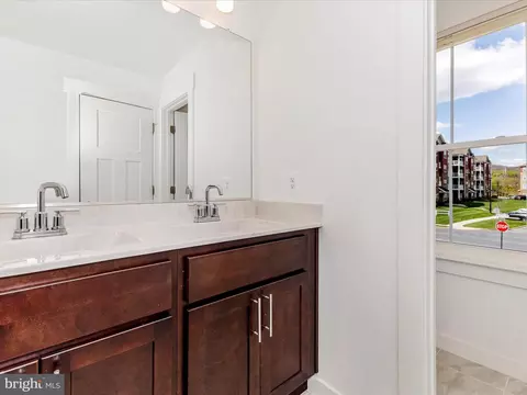 Bath - 400 Waverley Dr, Frederick, MD 21702 photo 2 of 7