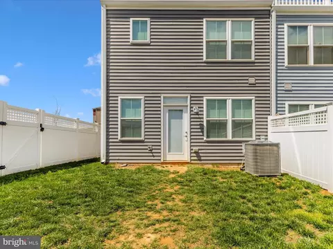 Exterior - 400 Waverley Dr, Frederick, MD 21702 photo 10 of 13