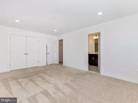 Bedroom - 400 Waverley Dr, Frederick, MD 21702 photo 4 of 10
