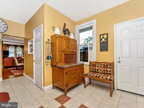 Entry Way - 204 Center St, Frederick, MD 21701 photo 3 of 8