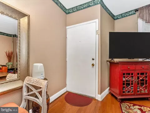 Entry Way - 204 Center St, Frederick, MD 21701 photo 2 of 8