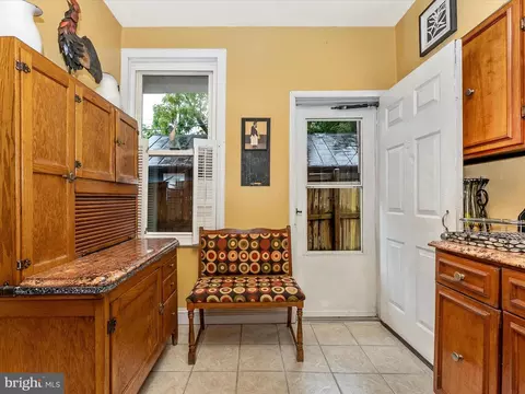 Entry Way - 204 Center St, Frederick, MD 21701 photo 4 of 8