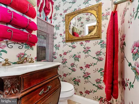 Bath - 204 Center St, Frederick, MD 21701 photo 1 of 4