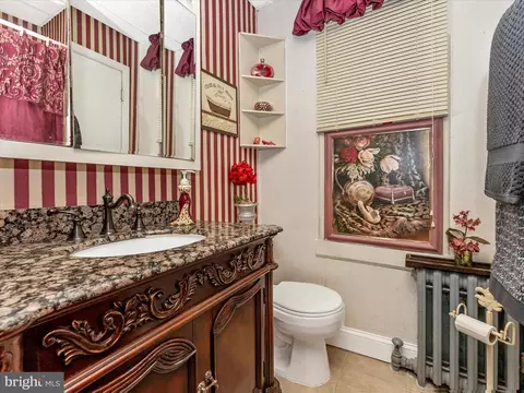 Bath - 204 Center St, Frederick, MD 21701 photo 2 of 4