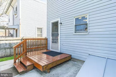 Exterior - 207 Maple Ave, Frederick, MD 21701 photo 4 of 8