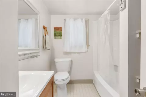 Bath - 207 Maple Ave, Frederick, MD 21701 photo 1 of 1