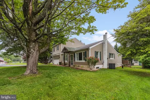 Exterior - 5939 Meadow Rd, Frederick, MD 21701 photo 2 of 12
