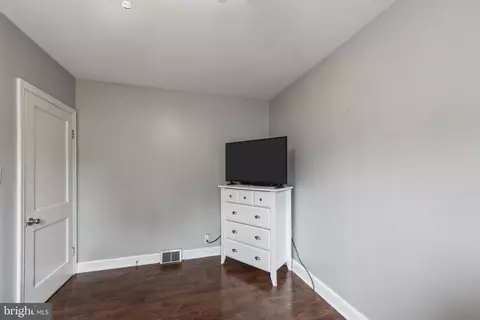 Bedroom - 5939 Meadow Rd, Frederick, MD 21701 photo 2 of 4