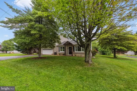 5939 Meadow Rd, Frederick, MD 21701