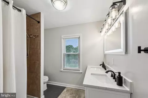 Bath - 5939 Meadow Rd, Frederick, MD 21701 photo 2 of 2
