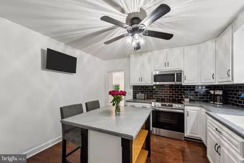 Kitchen - 5939 Meadow Rd, Frederick, MD 21701 photo 2 of 4