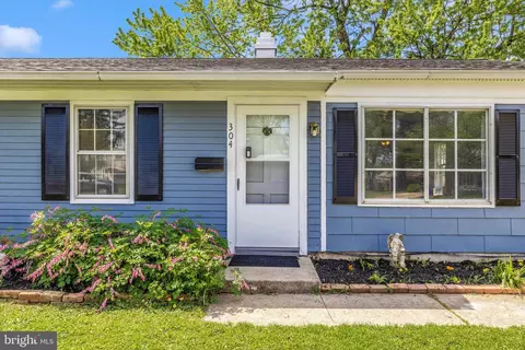 304 Canberra Ct, Frederick, MD 21701 photo 2