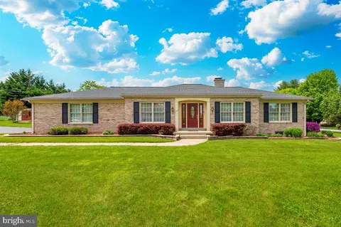 7198 Allegheny Dr, Frederick, MD 21702