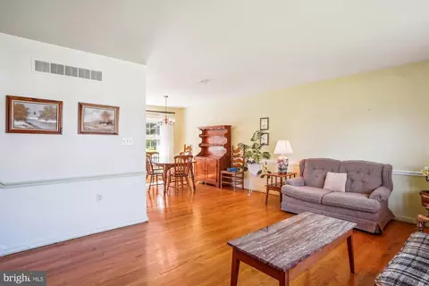 Living - 8100 Clearfield Rd, Frederick, MD 21702 photo 4 of 7