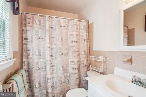 Bath - 8100 Clearfield Rd, Frederick, MD 21702 photo 2 of 2