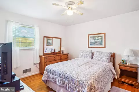 Bedroom - 8100 Clearfield Rd, Frederick, MD 21702 photo 3 of 8