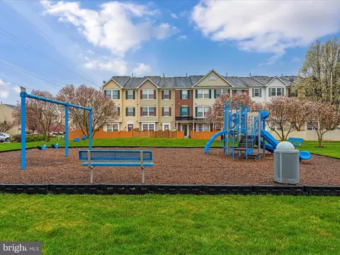 Exterior - 5506 Duke Ct, Frederick, MD 21703 photo 5 of 6