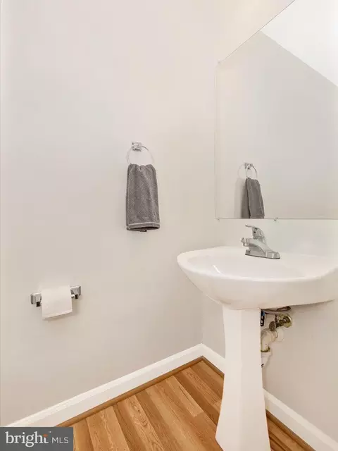 Bath - 5506 Duke Ct, Frederick, MD 21703 photo 1 of 6