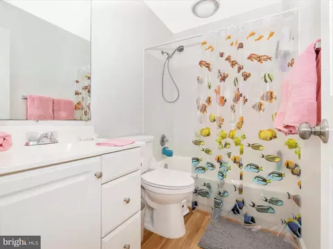 Bath - 5506 Duke Ct, Frederick, MD 21703 photo 5 of 6