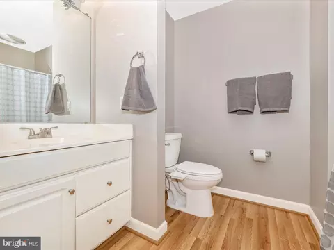 Bath - 5506 Duke Ct, Frederick, MD 21703 photo 2 of 6