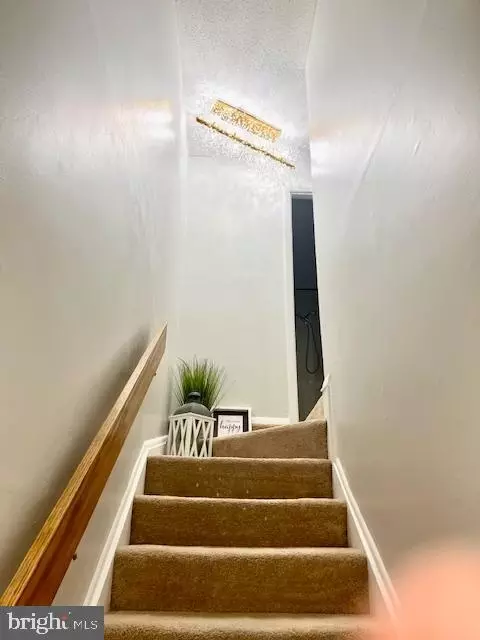 Entry Way - 7183 E Cimarron Ct, Frederick, MD 21703 photo 2 of 6