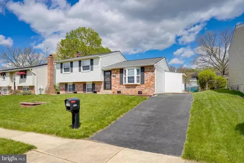 1816 Lawnview Dr, Frederick, MD 21702 photo 2