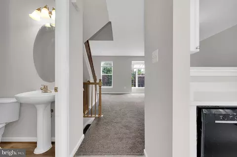 2475 Lakeside Dr, Frederick, MD 21702 photo 9