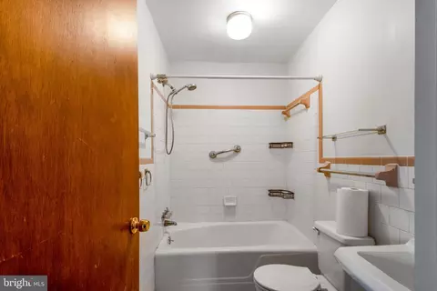 Bath - 7906 Longmeadow Dr, Frederick, MD 21701 photo 1 of 3