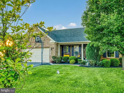 Exterior - 2215 Battery Ct, Frederick, MD 21702 photo 4 of 12