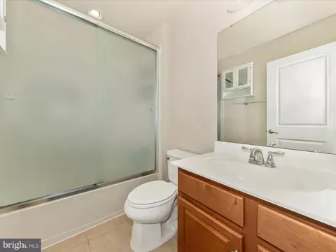 Bath - 2215 Battery Ct, Frederick, MD 21702 photo 4 of 5