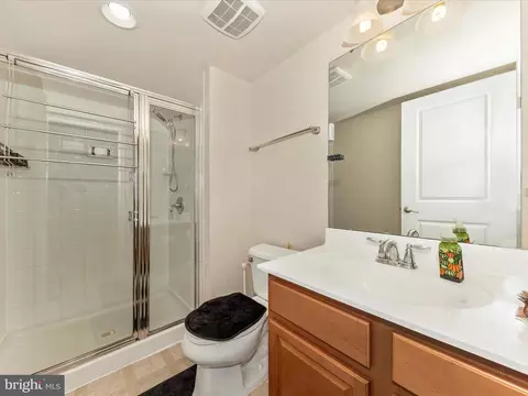 Bath - 2215 Battery Ct, Frederick, MD 21702 photo 5 of 5