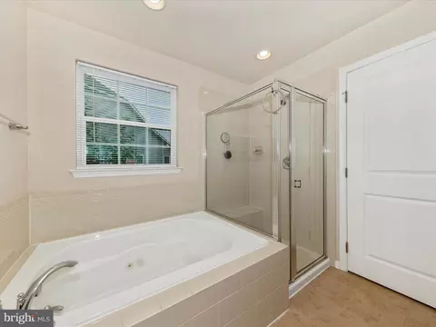 Bath - 2215 Battery Ct, Frederick, MD 21702 photo 3 of 5