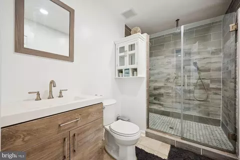 Bath - 226 Lake Coventry Dr, Frederick, MD 21702 photo 1 of 3