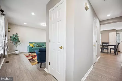Entry Way - 226 Lake Coventry Dr, Frederick, MD 21702 photo 1 of 9