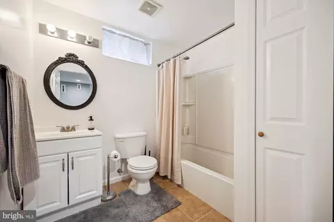 Bath - 226 Lake Coventry Dr, Frederick, MD 21702 photo 3 of 3