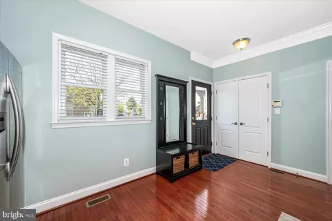 Entry Way - 38 W 6th St, Frederick, MD 21701 photo 5 of 8
