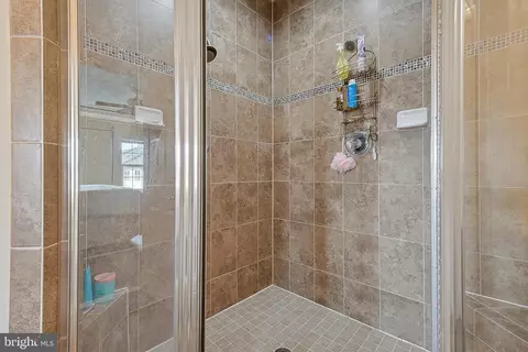 Bath - 3659 Holborn Pl, Frederick, MD 21704 photo 2 of 4
