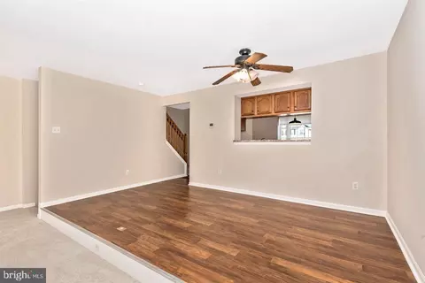 Living - 5221 Earles Ct, Frederick, MD 21703 photo 3 of 4