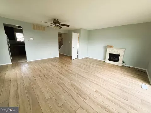 Living - 12 N Pendleton Ct #11F, Frederick, MD 21701 photo 1 of 2
