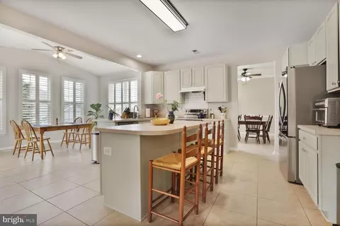 2246 W Greenleaf Dr, Frederick, MD 21702 photo 7