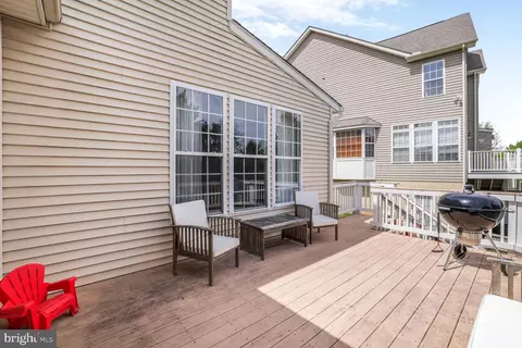 2246 W Greenleaf Dr, Frederick, MD 21702 photo 9